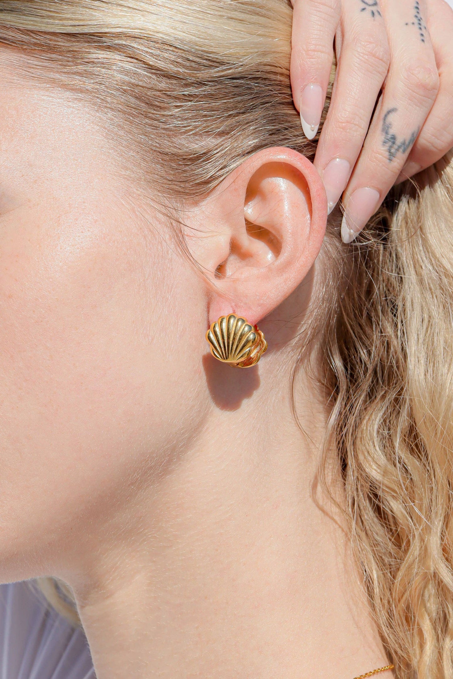 18K Shell Huggie Earrings