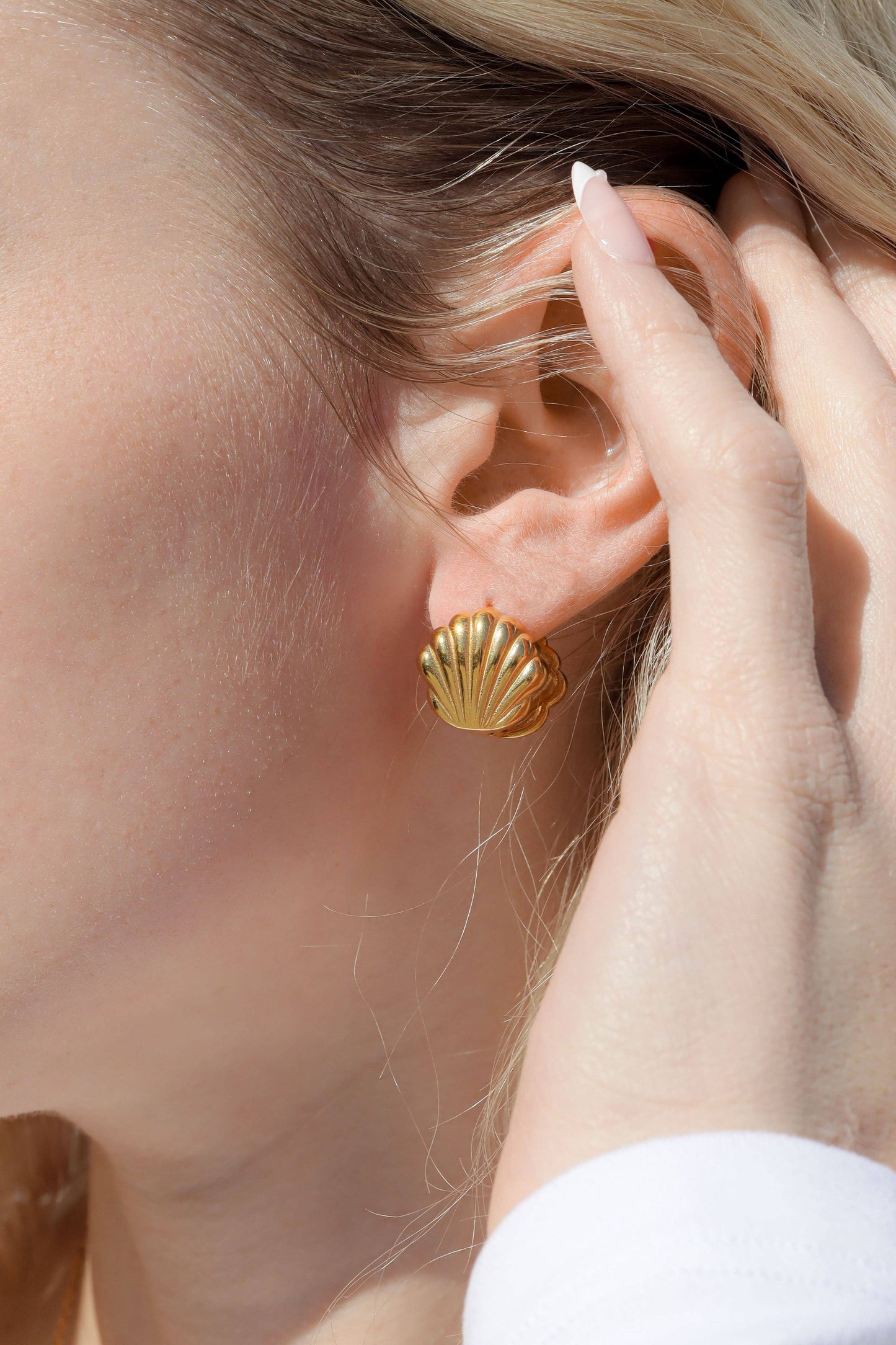 18K Shell Huggie Earrings