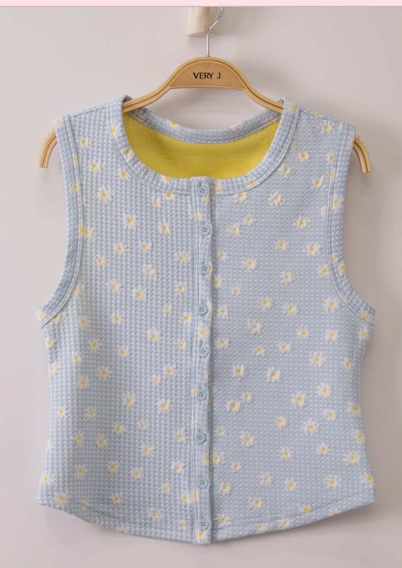Dainty Daisy Spring Top